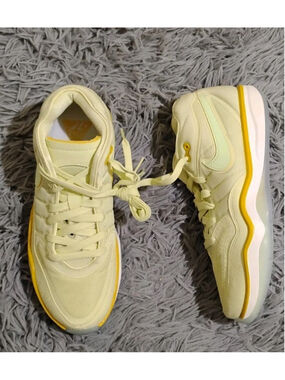 Nike G.T. Hustle 2 Frozen Yellow Men Size 8 Lace Up Sneakers DJ9405-302